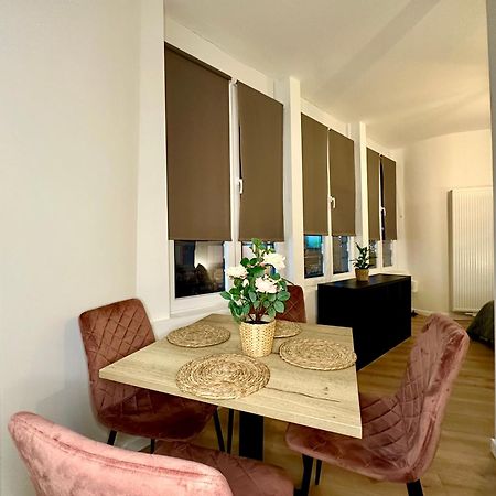 Luxury Suites Mons By Rikas Hotels Exteriör bild