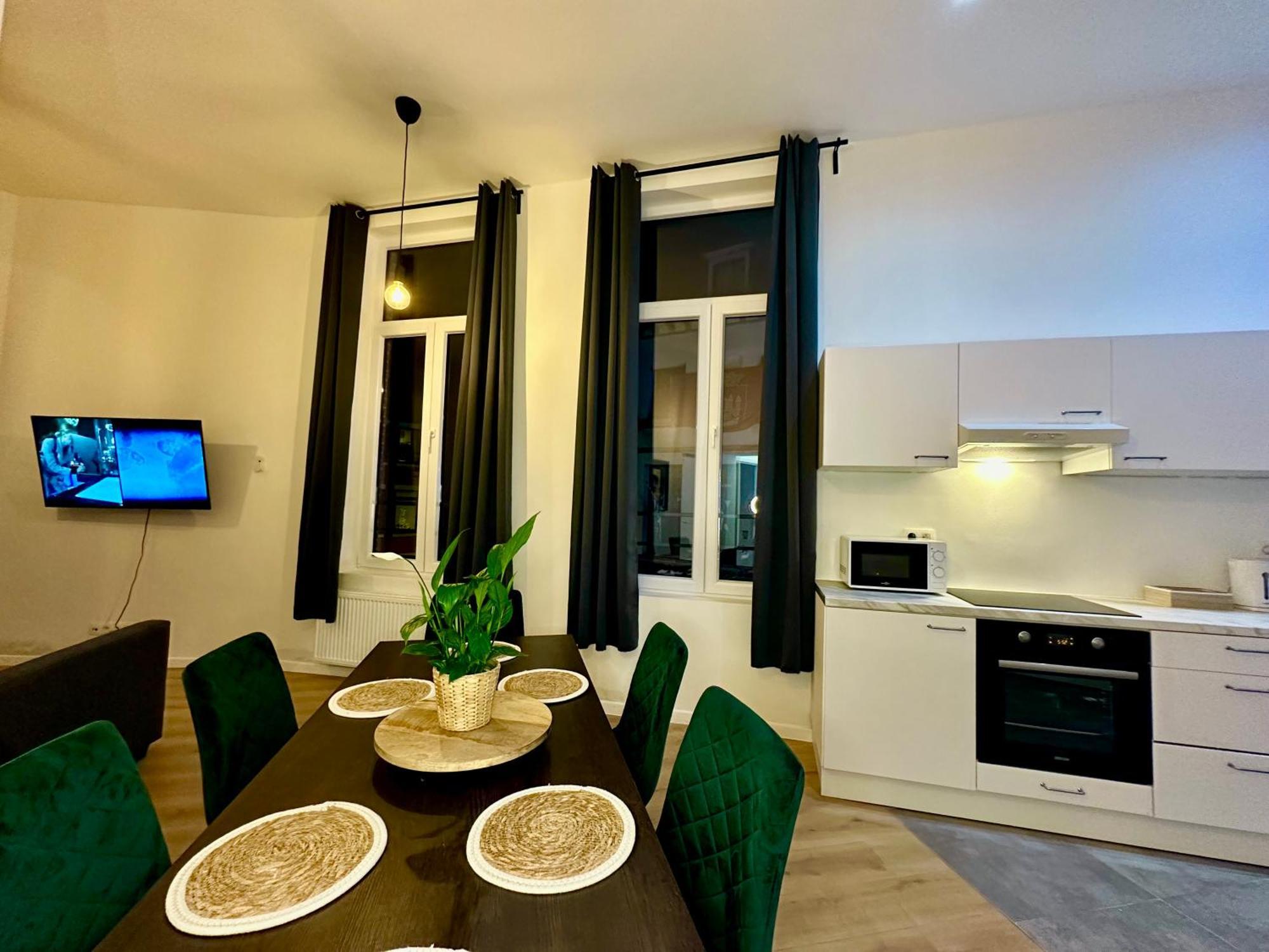 Luxury Suites Mons By Rikas Hotels Exteriör bild