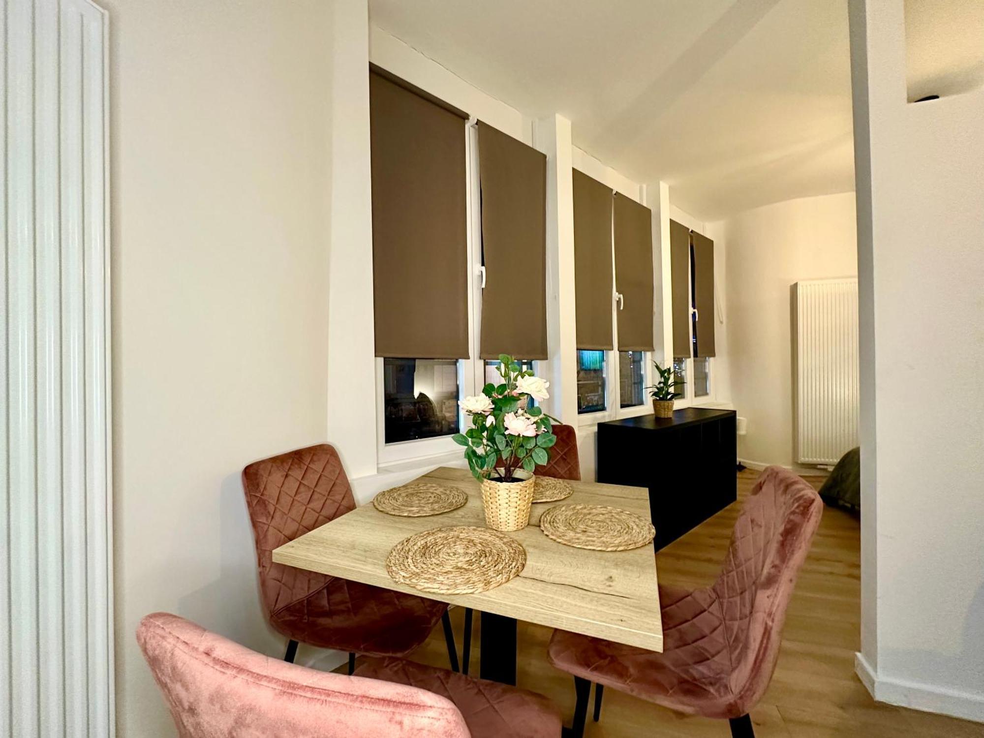 Luxury Suites Mons By Rikas Hotels Exteriör bild