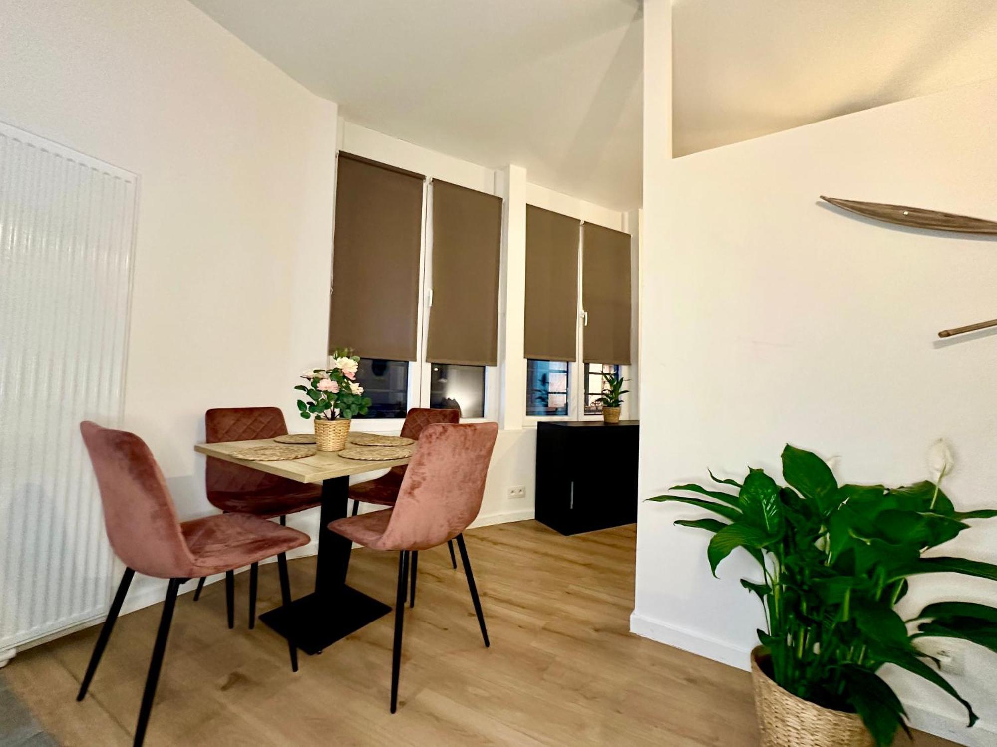 Luxury Suites Mons By Rikas Hotels Exteriör bild
