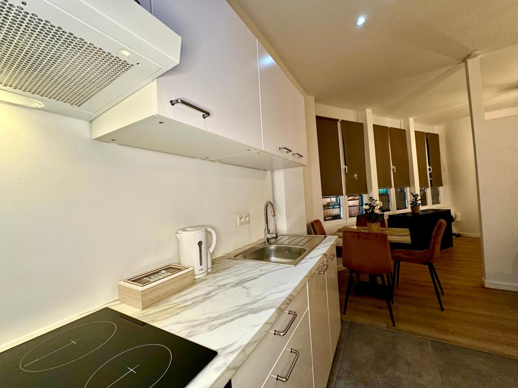 Luxury Suites Mons By Rikas Hotels Exteriör bild