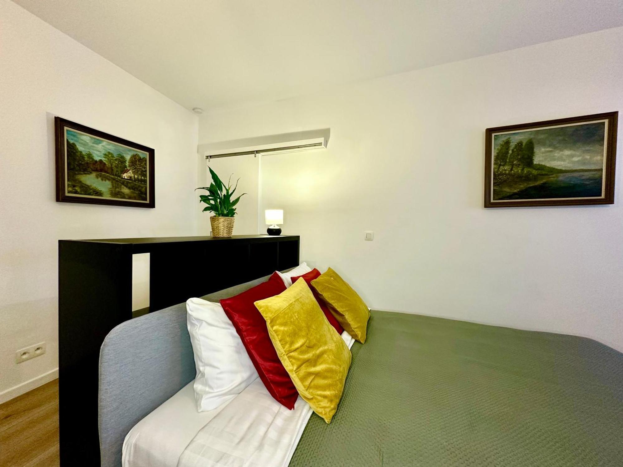 Luxury Suites Mons By Rikas Hotels Exteriör bild