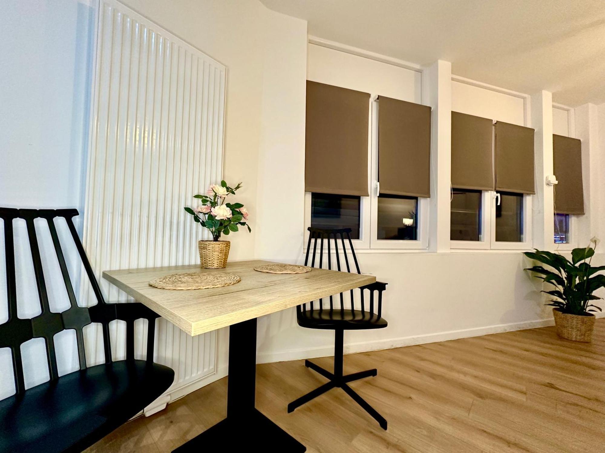 Luxury Suites Mons By Rikas Hotels Exteriör bild