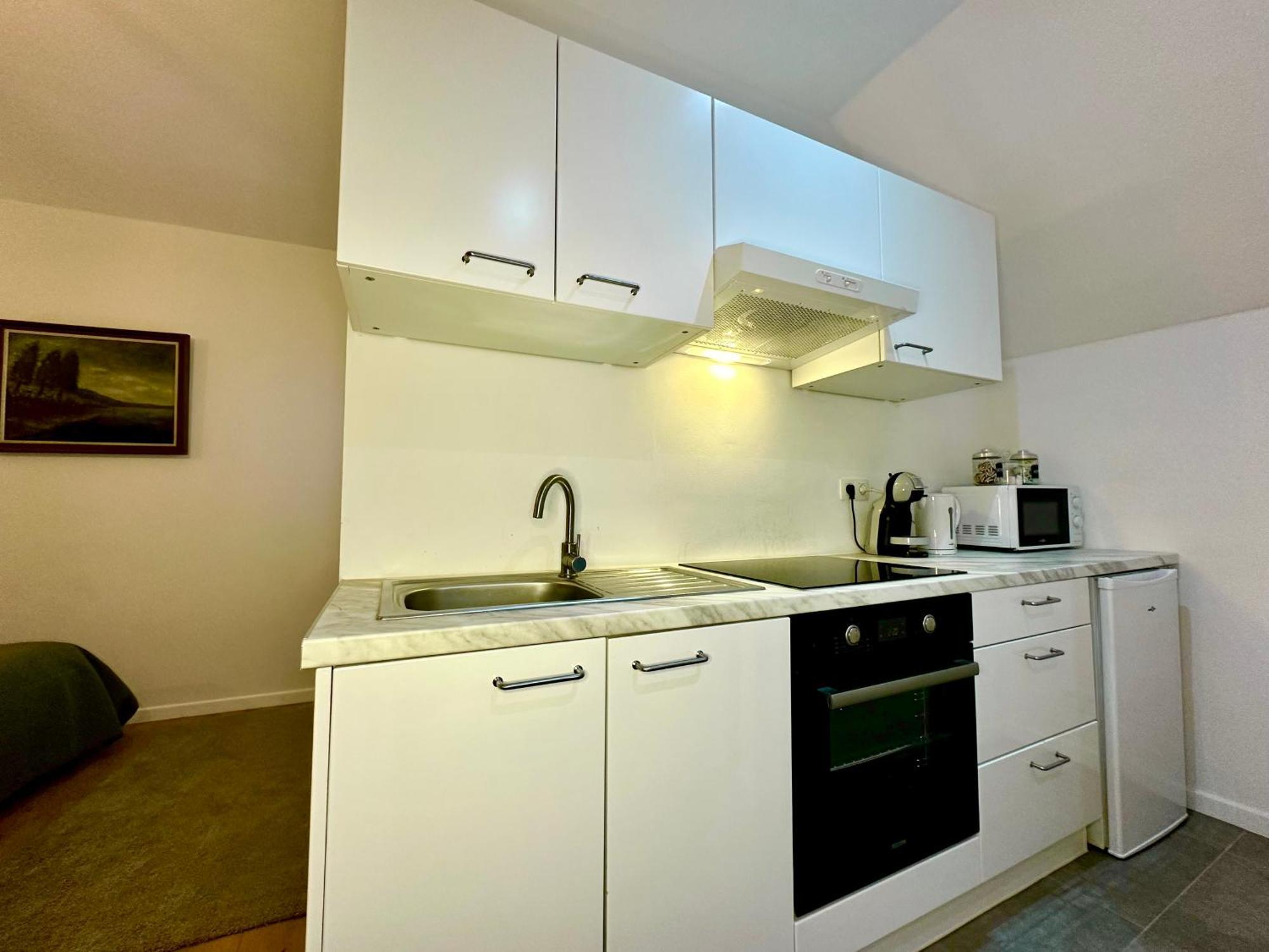 Luxury Suites Mons By Rikas Hotels Exteriör bild